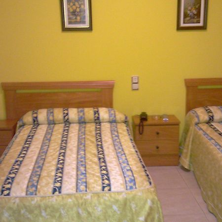 Pension La Casina Oviedo Buitenkant foto