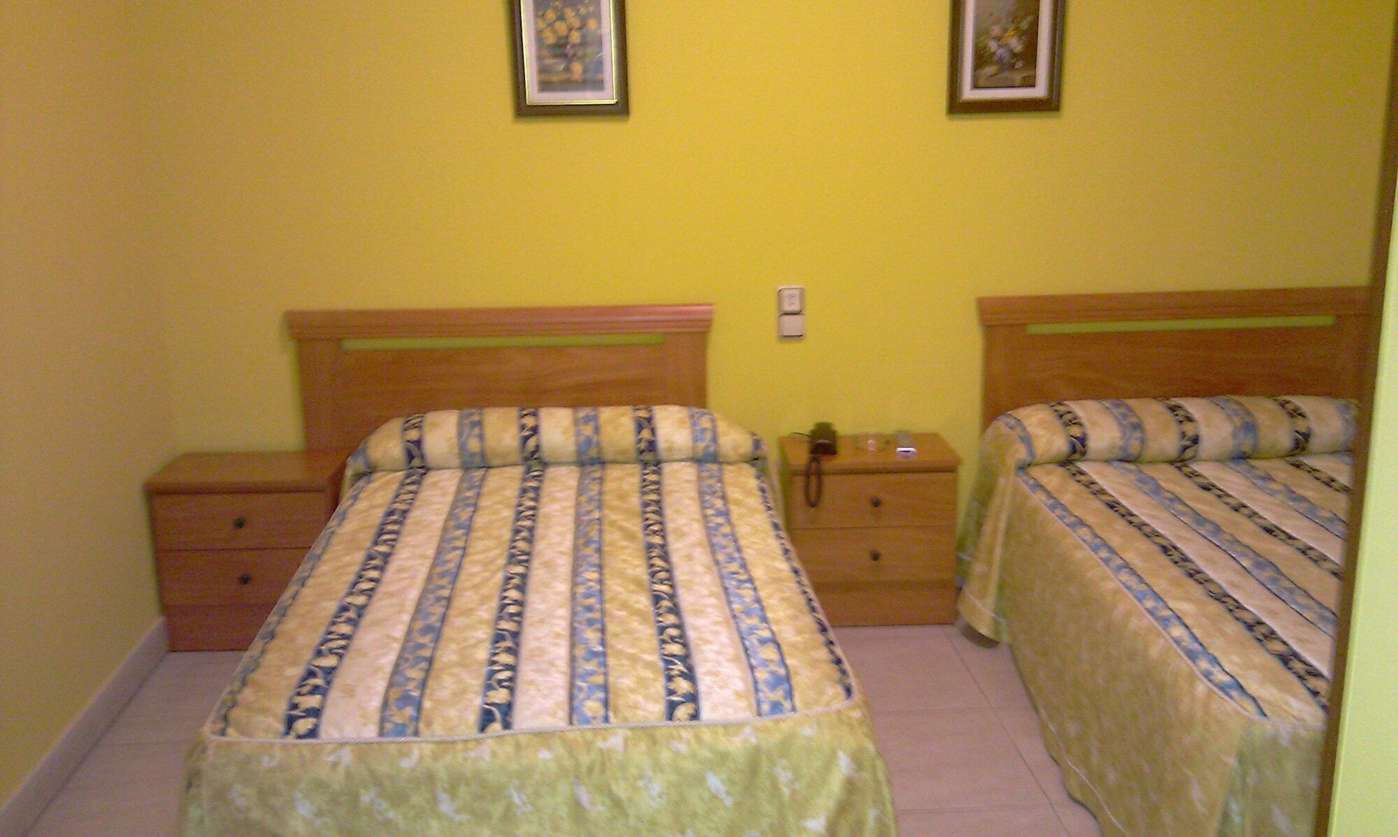 Pension La Casina Oviedo Buitenkant foto